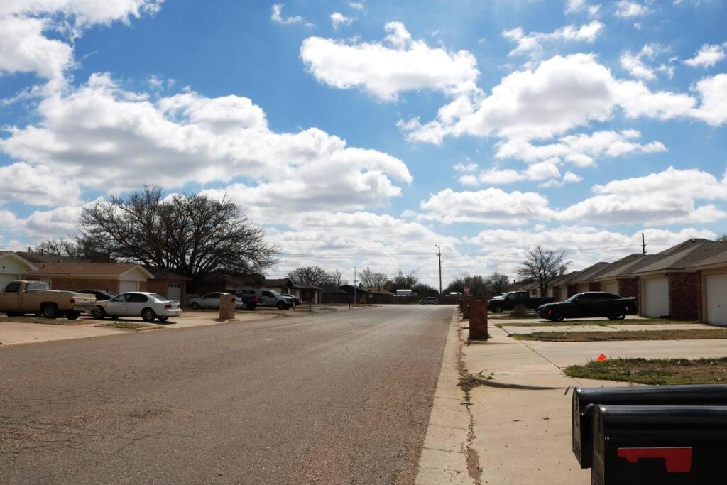 Lubbock Haven 3Beds, 3 Baths Apartment Luaran gambar